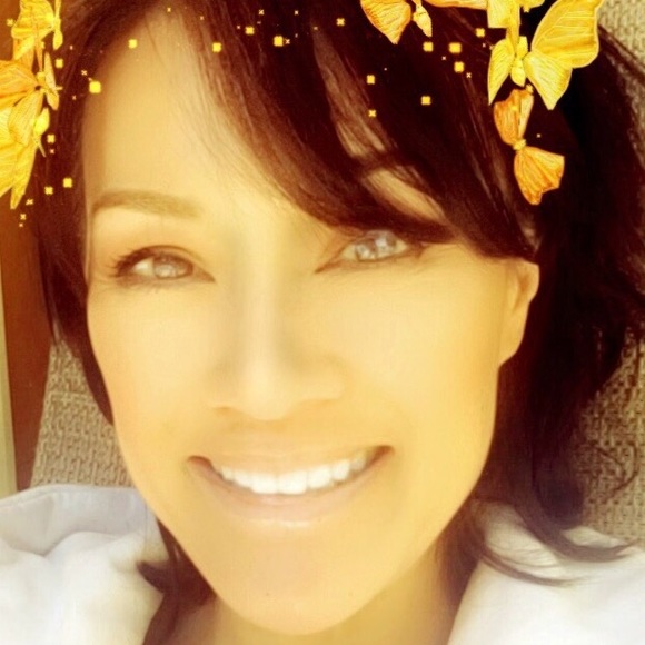 Meet your Posher, Susan - Picture 2 of 2